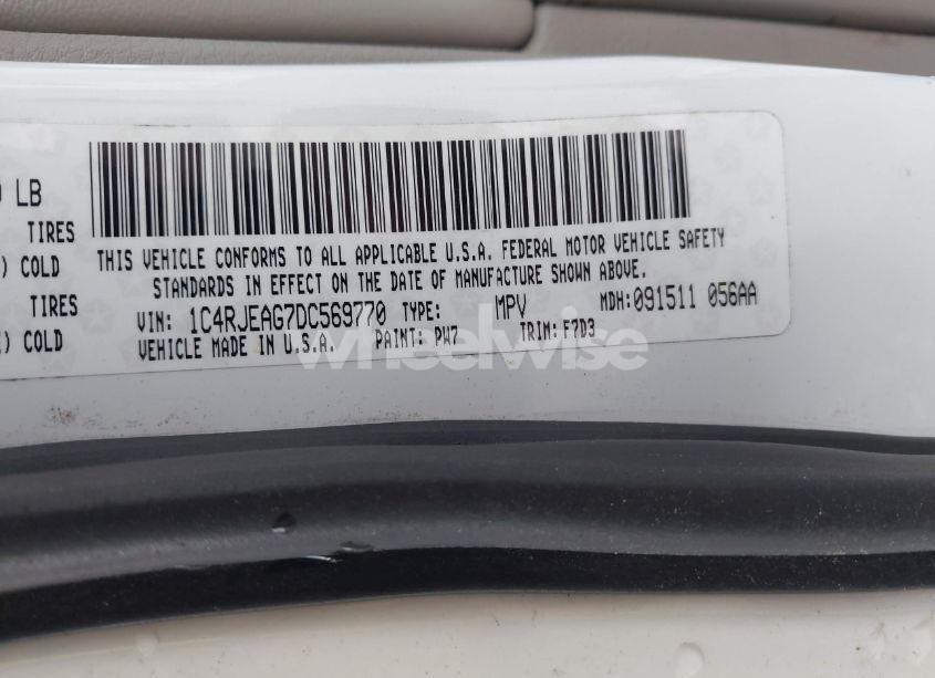 Photo 9 of 2013 Jeep Grand CHEROKEE LAREDO (VIN 1C4RJEAG7DC569770)