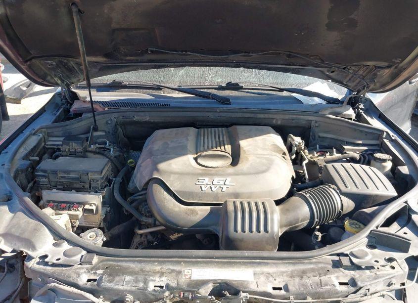 Photo 10 of 2013 Jeep Grand CHEROKEE LAREDO (VIN 1C4RJEAG7DC569879)