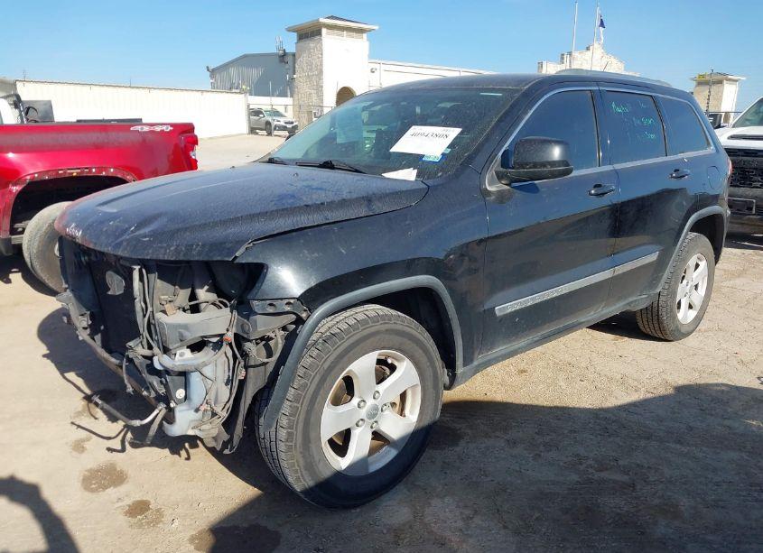 Photo 2 of 2013 Jeep Grand CHEROKEE LAREDO (VIN 1C4RJEAG7DC569879)