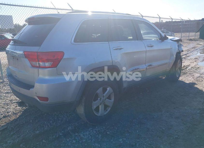 Photo 4 of 2013 Jeep Grand CHEROKEE LAREDO (VIN 1C4RJEAG7DC591557)