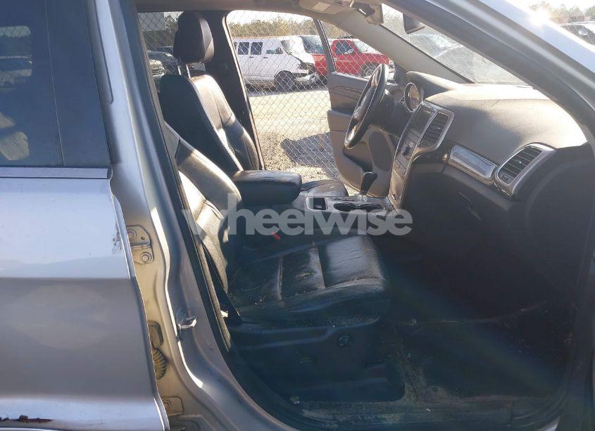 Photo 5 of 2013 Jeep Grand CHEROKEE LAREDO (VIN 1C4RJEAG7DC591557)