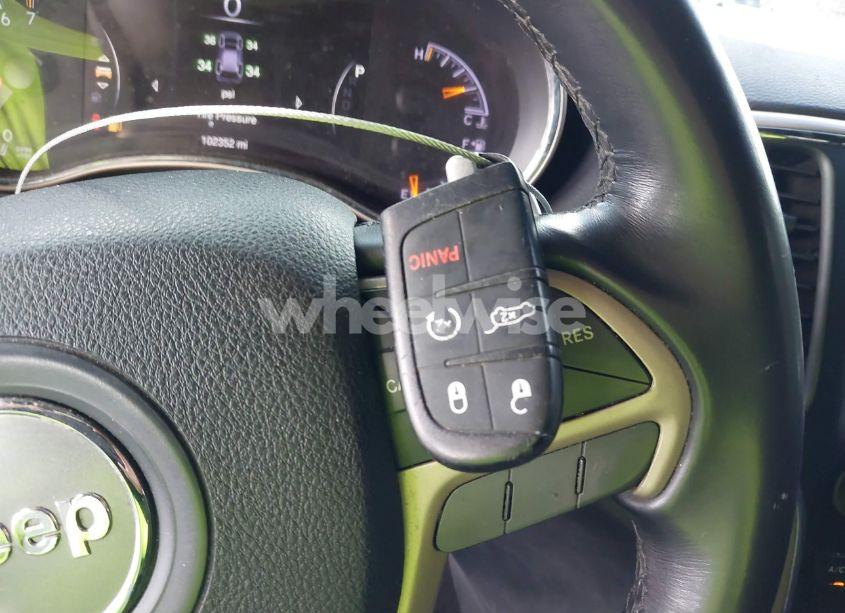 Photo 11 of 2015 Jeep Grand CHEROKEE LAREDO (VIN 1C4RJEAG7FC798226)