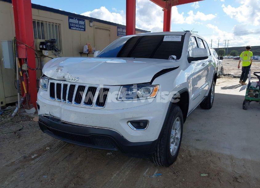Photo 2 of 2015 Jeep Grand CHEROKEE LAREDO (VIN 1C4RJEAG7FC798226)