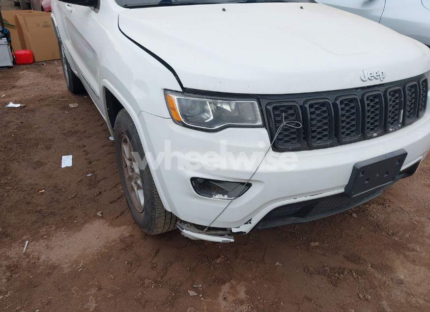 Photo 6 of 2017 Jeep Grand CHEROKEE LAREDO 4X2 (VIN 1C4RJEAG7HC637684)