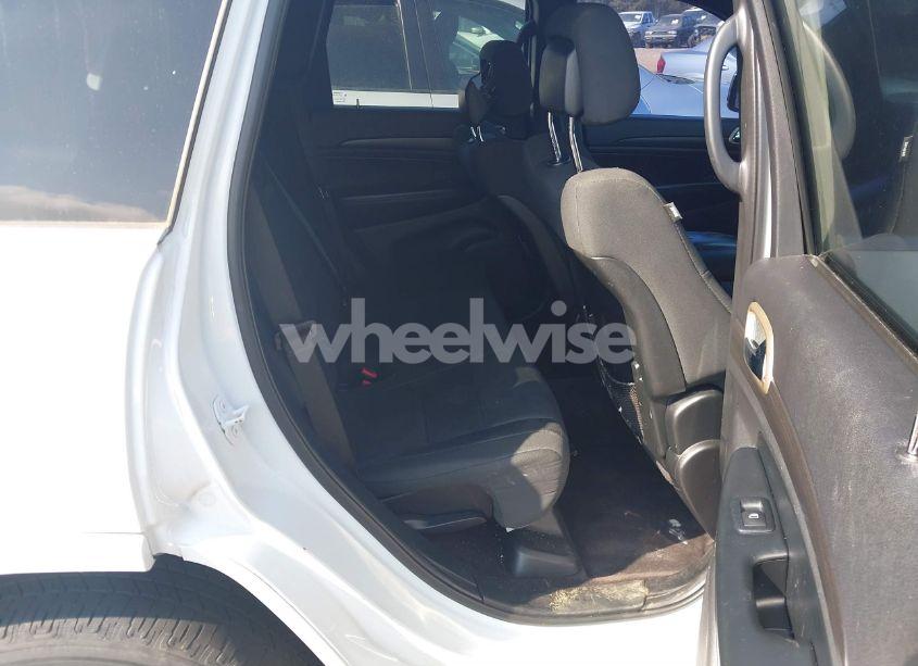 Photo 8 of 2017 Jeep Grand CHEROKEE LAREDO 4X2 (VIN 1C4RJEAG7HC637684)