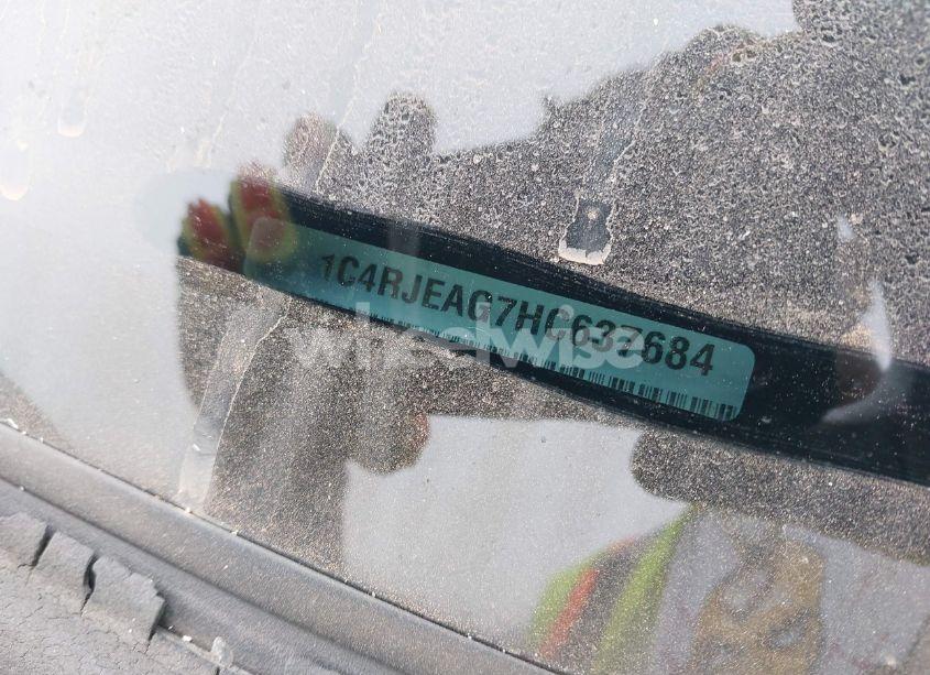 Photo 9 of 2017 Jeep Grand CHEROKEE LAREDO 4X2 (VIN 1C4RJEAG7HC637684)