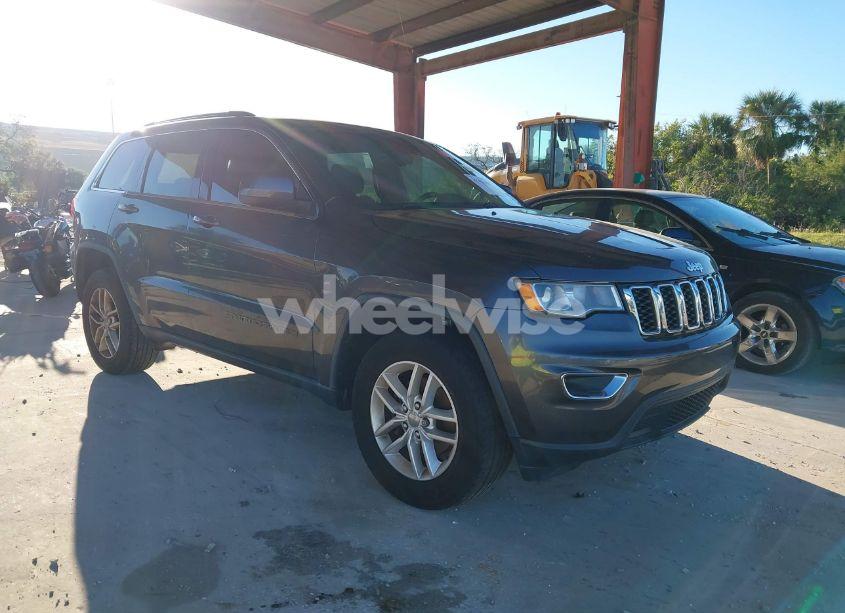 2017 Jeep Grand CHEROKEE LAREDO 4X2 (VIN 1C4RJEAG7HC717504) main photo