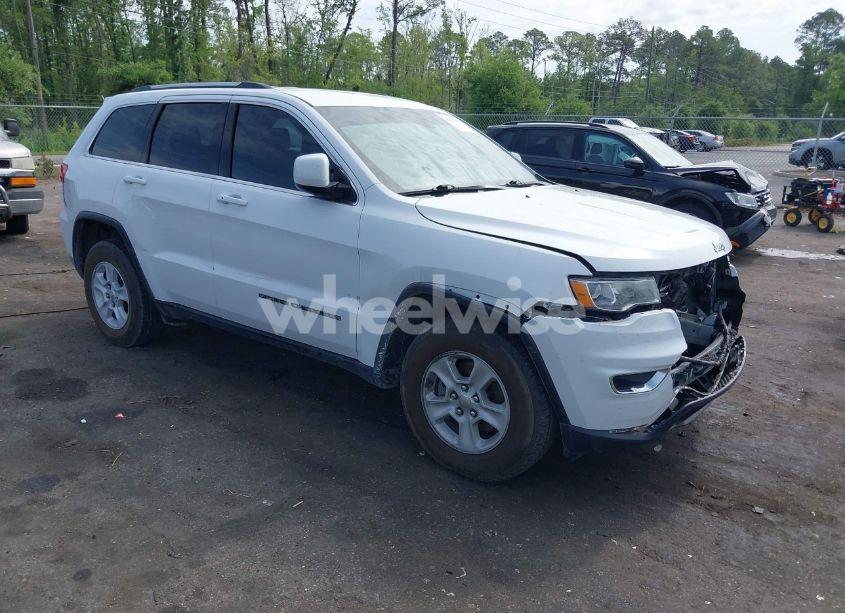 2017 Jeep Grand CHEROKEE LAREDO 4X2 (VIN 1C4RJEAG7HC929917) main photo
