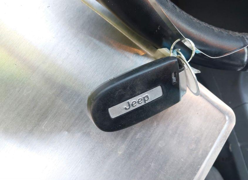 Photo 11 of 2018 Jeep Grand CHEROKEE LAREDO 4X2 (VIN 1C4RJEAG7JC455411)