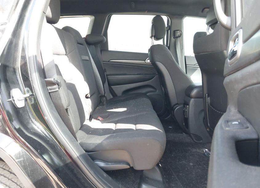 Photo 8 of 2018 Jeep Grand CHEROKEE LAREDO 4X2 (VIN 1C4RJEAG7JC455411)