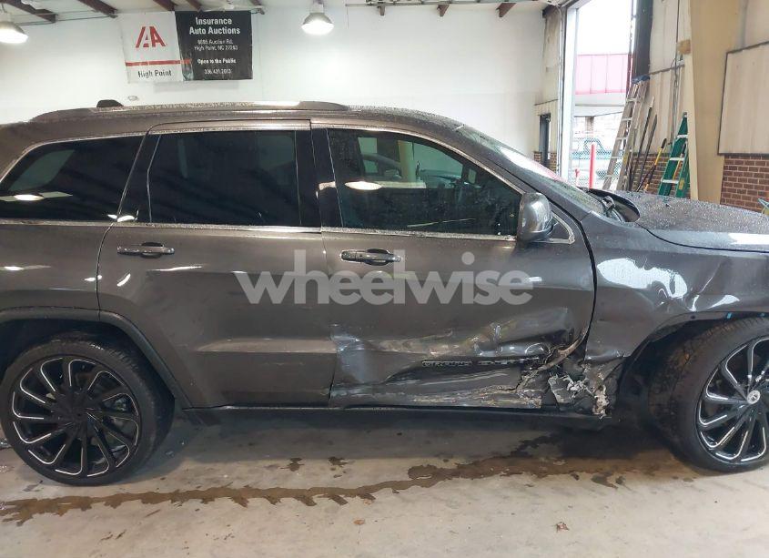 Photo 13 of 2019 Jeep Grand CHEROKEE LAREDO E 4X2 (VIN 1C4RJEAG7KC581124)