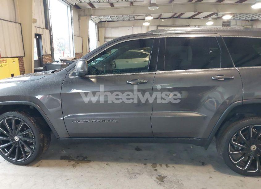 Photo 14 of 2019 Jeep Grand CHEROKEE LAREDO E 4X2 (VIN 1C4RJEAG7KC581124)