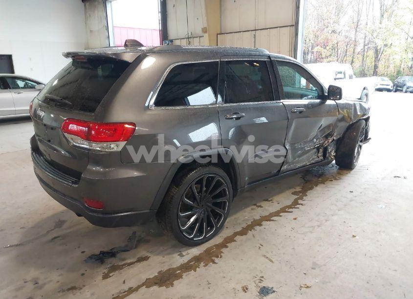 Photo 4 of 2019 Jeep Grand CHEROKEE LAREDO E 4X2 (VIN 1C4RJEAG7KC581124)