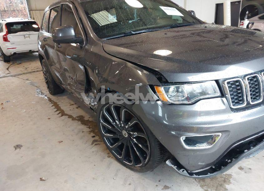 Photo 6 of 2019 Jeep Grand CHEROKEE LAREDO E 4X2 (VIN 1C4RJEAG7KC581124)