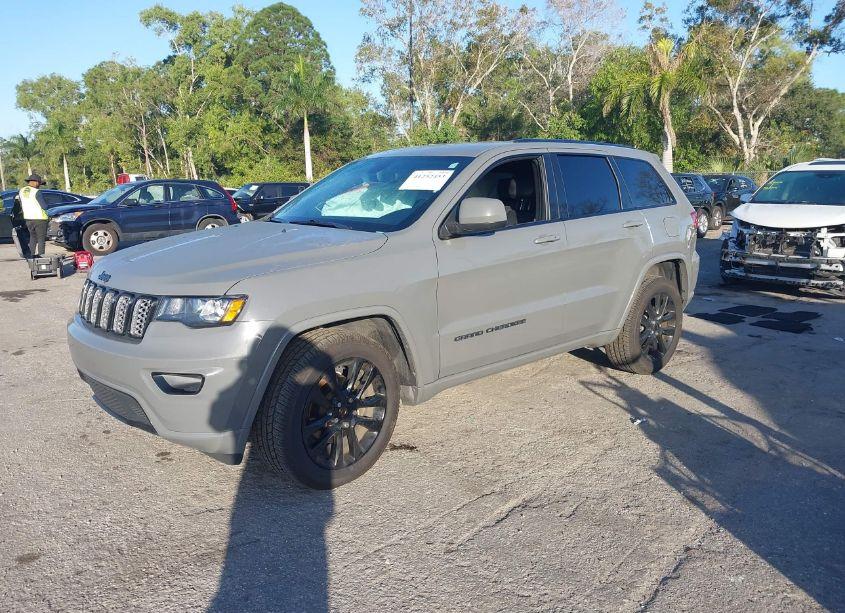 Photo 2 of 2019 Jeep Grand CHEROKEE ALTITUDE 4X2 (VIN 1C4RJEAG7KC805542)