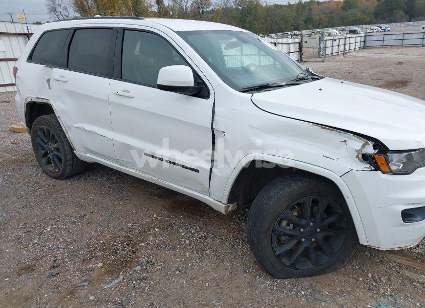 Photo 12 of 2021 Jeep Grand CHEROKEE LAREDO X 4X2 (VIN 1C4RJEAG7MC813353)