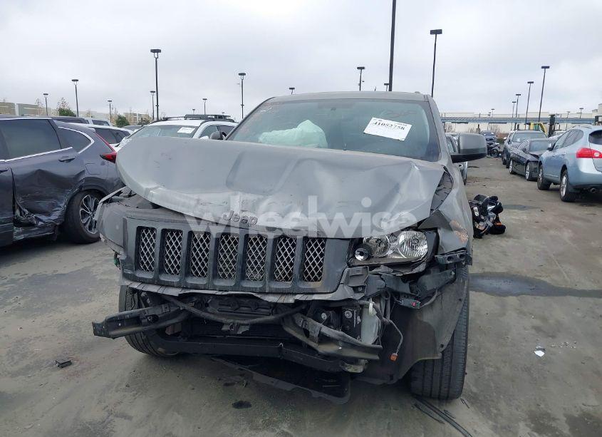 Photo 12 of 2012 Jeep Grand CHEROKEE LAREDO (VIN 1C4RJEAG8CC355935)