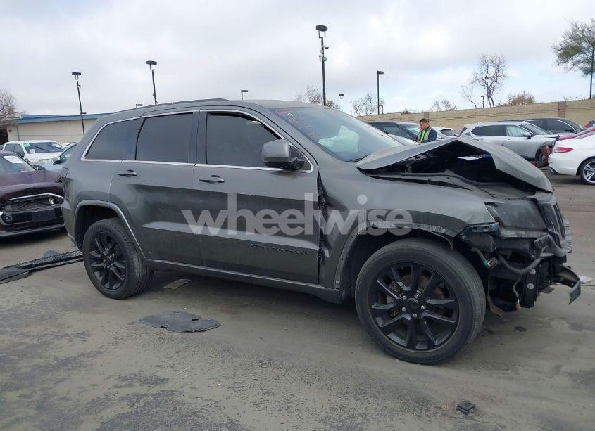 Photo 13 of 2012 Jeep Grand CHEROKEE LAREDO (VIN 1C4RJEAG8CC355935)