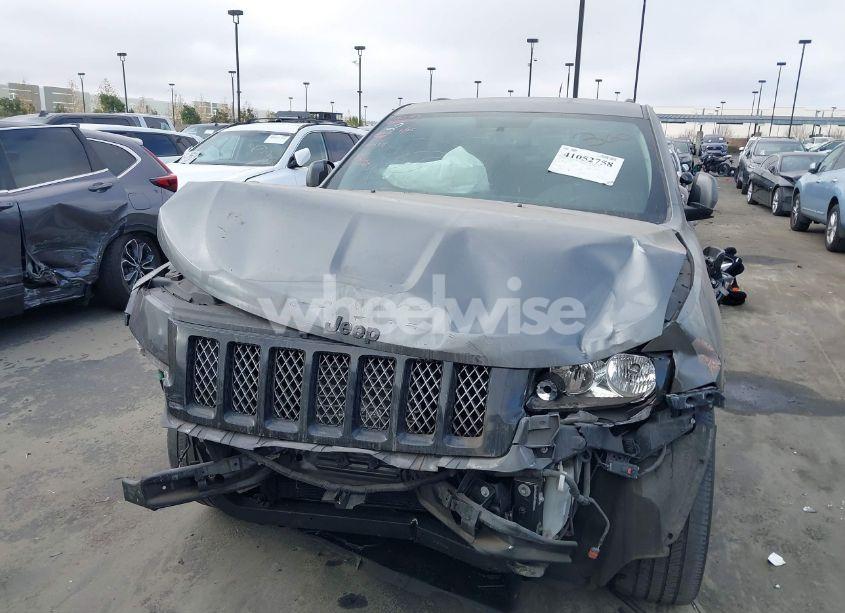 Photo 6 of 2012 Jeep Grand CHEROKEE LAREDO (VIN 1C4RJEAG8CC355935)