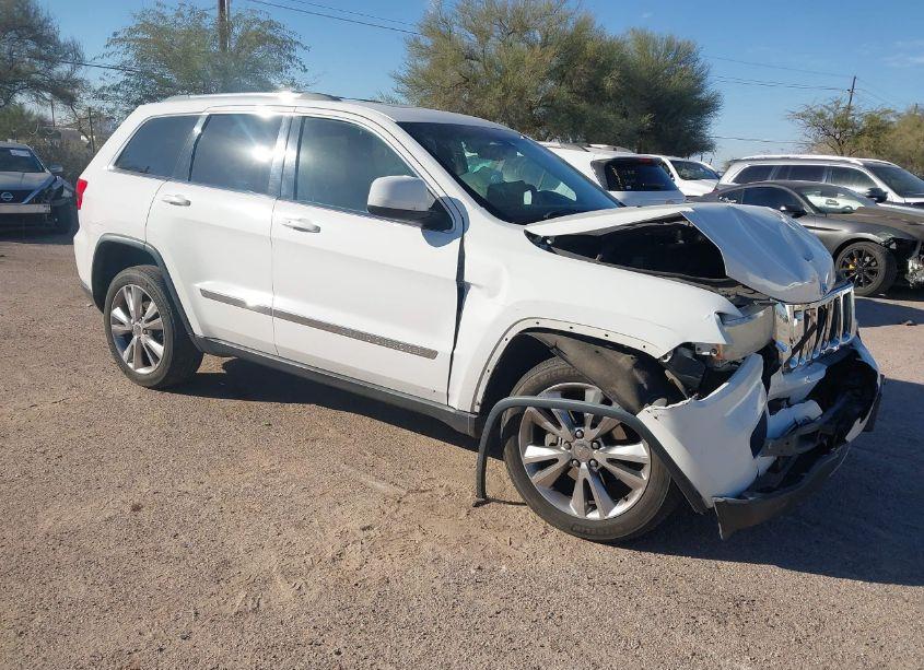 2013 Jeep Grand CHEROKEE LAREDO (VIN 1C4RJEAG8DC517287) main photo