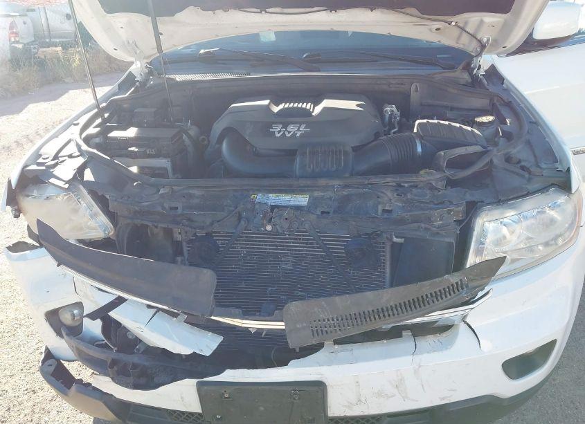 Photo 10 of 2013 Jeep Grand CHEROKEE LAREDO (VIN 1C4RJEAG8DC517287)