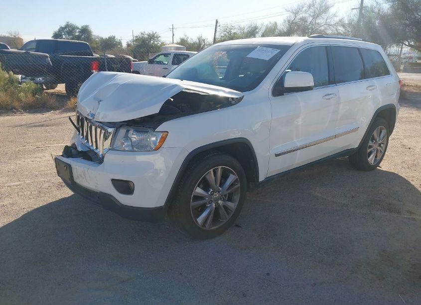 Photo 2 of 2013 Jeep Grand CHEROKEE LAREDO (VIN 1C4RJEAG8DC517287)