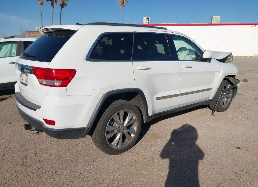 Photo 4 of 2013 Jeep Grand CHEROKEE LAREDO (VIN 1C4RJEAG8DC517287)