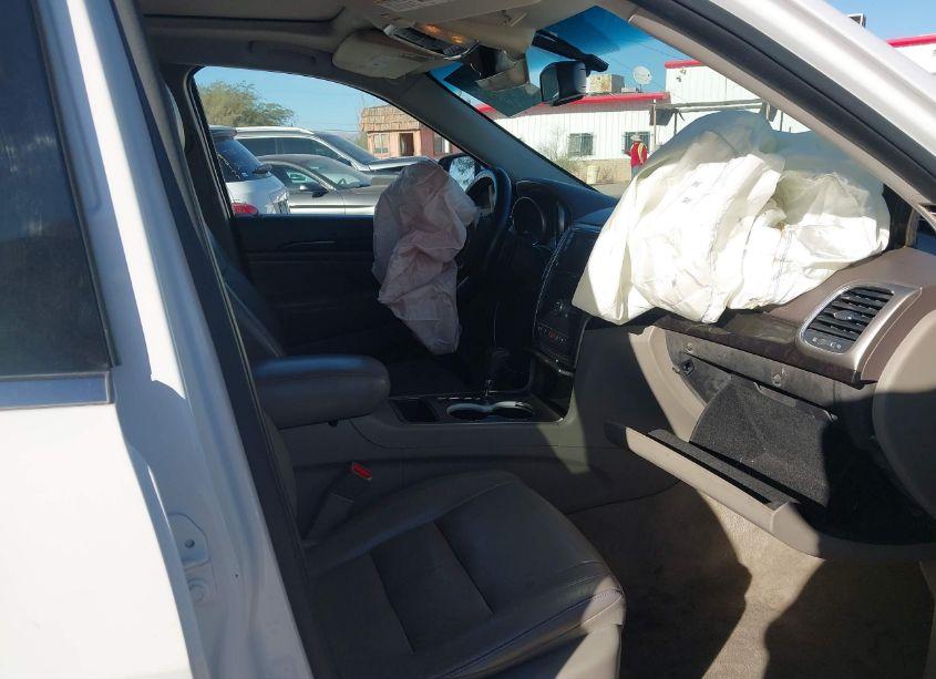Photo 5 of 2013 Jeep Grand CHEROKEE LAREDO (VIN 1C4RJEAG8DC517287)