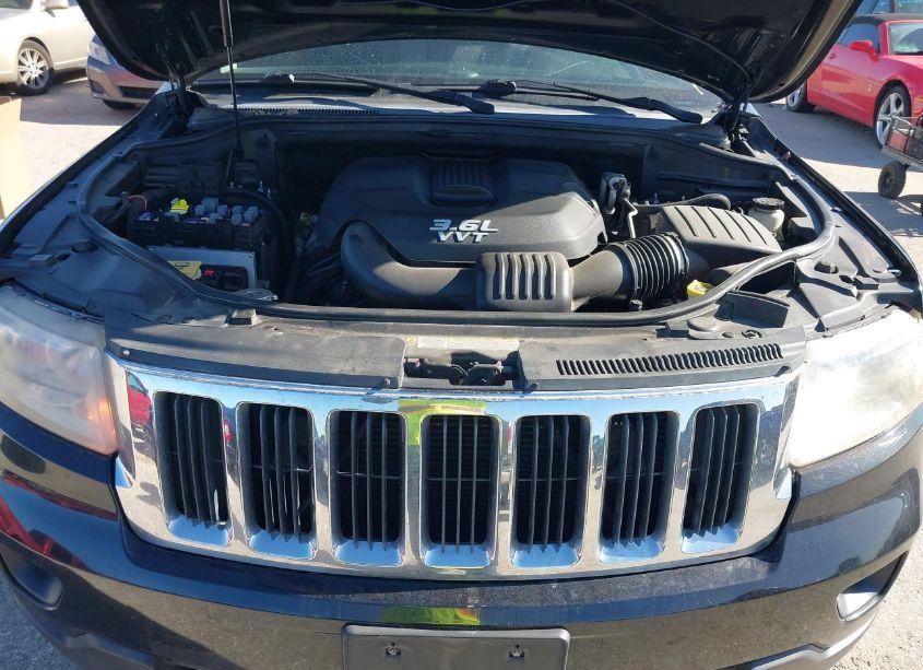 Photo 10 of 2013 Jeep Grand CHEROKEE LAREDO (VIN 1C4RJEAG8DC632567)