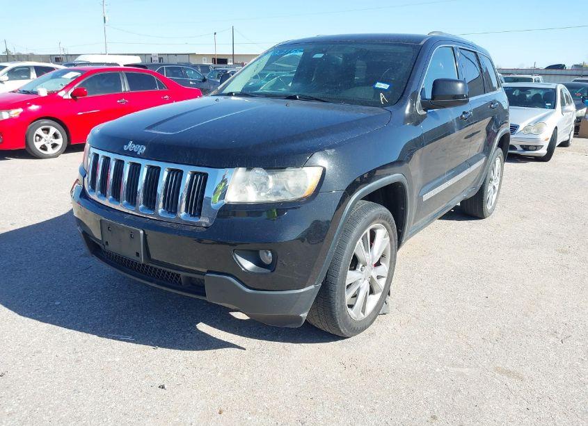 Photo 2 of 2013 Jeep Grand CHEROKEE LAREDO (VIN 1C4RJEAG8DC632567)