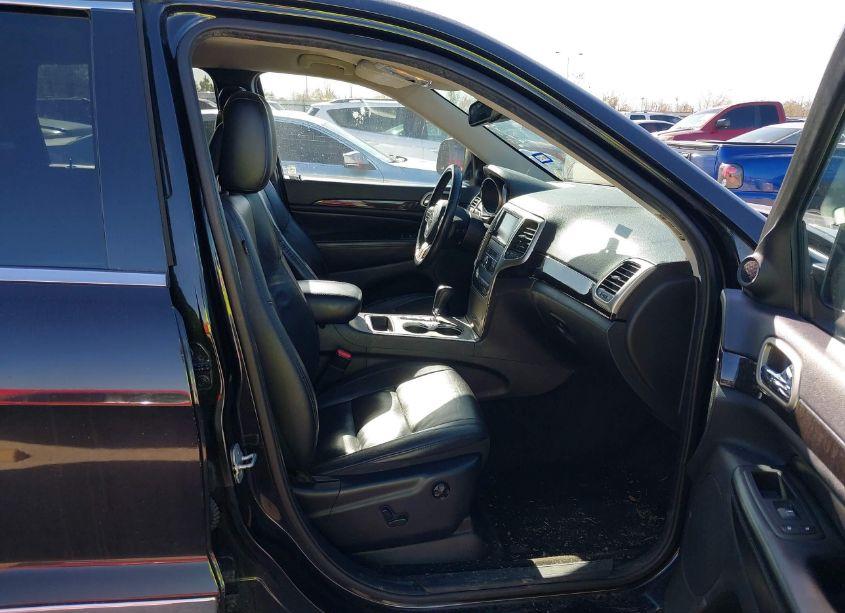 Photo 5 of 2013 Jeep Grand CHEROKEE LAREDO (VIN 1C4RJEAG8DC632567)