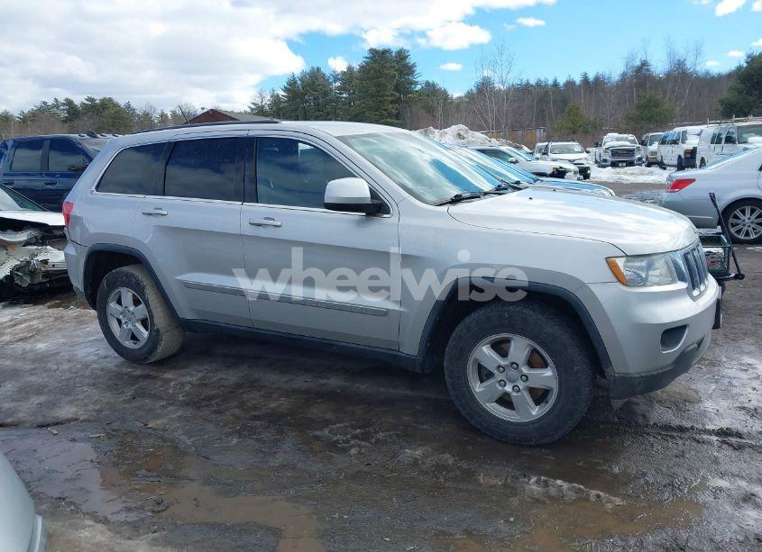 Photo 13 of 2013 Jeep Grand CHEROKEE LAREDO (VIN 1C4RJEAG8DC647053)
