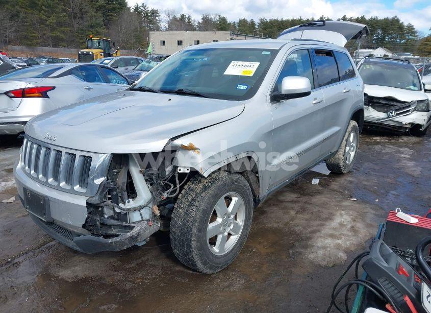 Photo 2 of 2013 Jeep Grand CHEROKEE LAREDO (VIN 1C4RJEAG8DC647053)