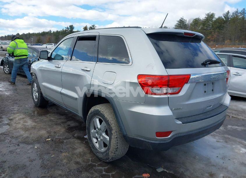 Photo 3 of 2013 Jeep Grand CHEROKEE LAREDO (VIN 1C4RJEAG8DC647053)