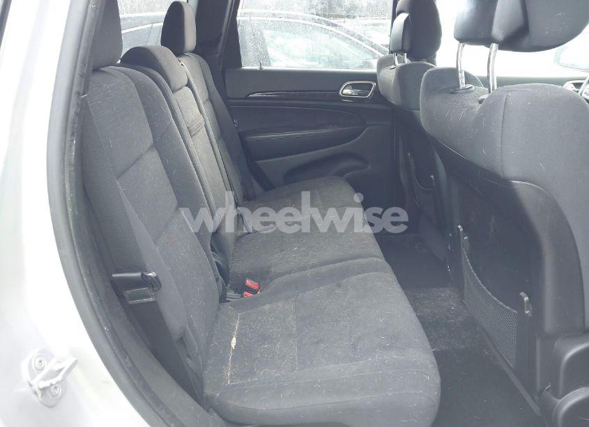 Photo 8 of 2013 Jeep Grand CHEROKEE LAREDO (VIN 1C4RJEAG8DC647053)