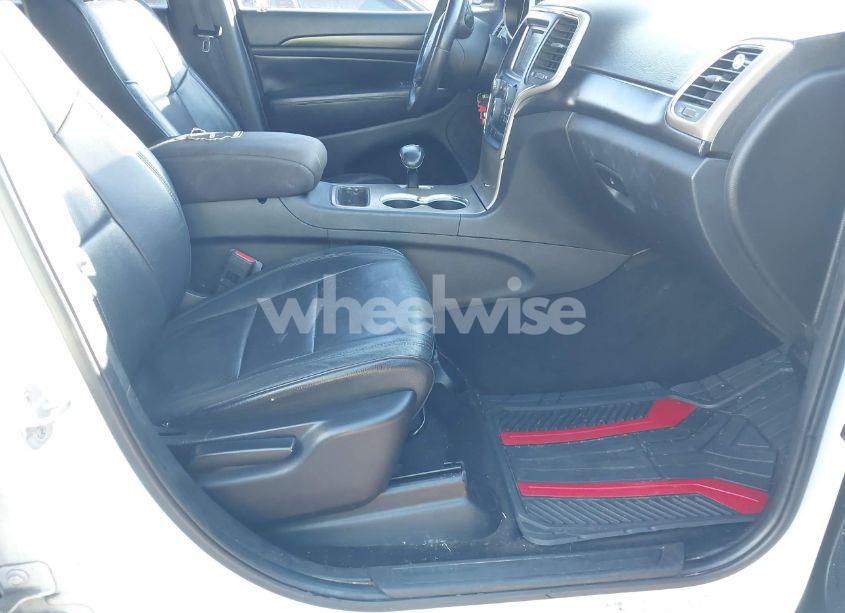 Photo 5 of 2014 Jeep Grand CHEROKEE LAREDO (VIN 1C4RJEAG8EC160159)