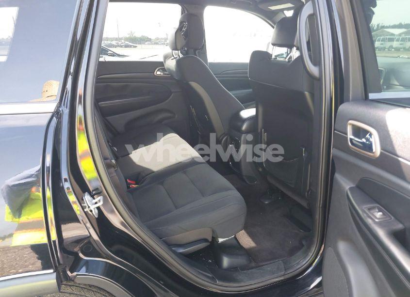 Photo 8 of 2017 Jeep Grand CHEROKEE LAREDO 4X2 (VIN 1C4RJEAG8HC647382)