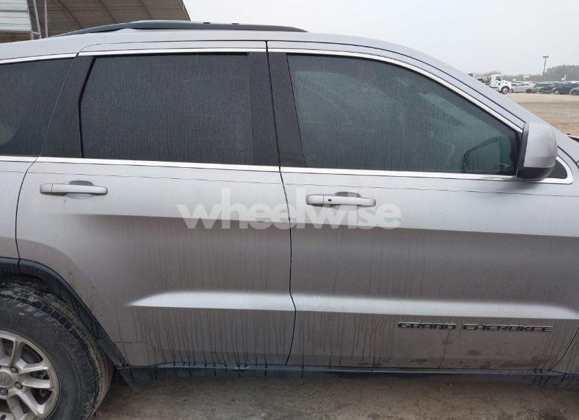 Photo 12 of 2018 Jeep Grand CHEROKEE LAREDO 4X2 (VIN 1C4RJEAG8JC382825)