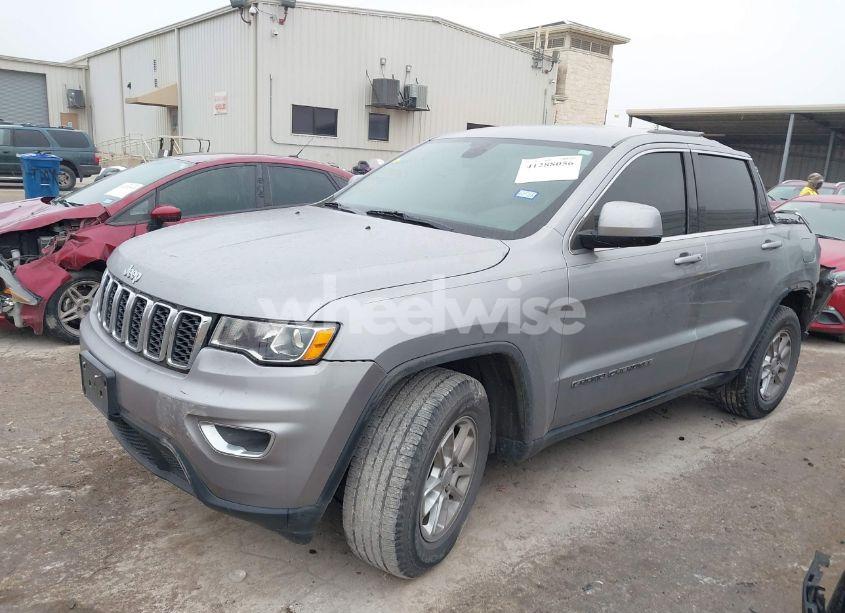 Photo 2 of 2018 Jeep Grand CHEROKEE LAREDO 4X2 (VIN 1C4RJEAG8JC382825)