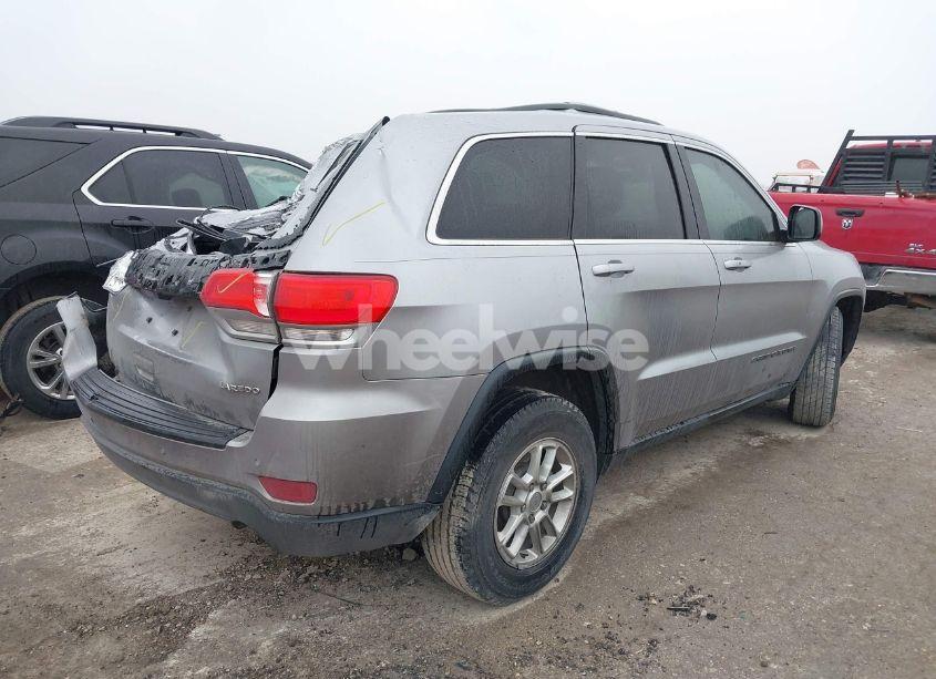 Photo 4 of 2018 Jeep Grand CHEROKEE LAREDO 4X2 (VIN 1C4RJEAG8JC382825)