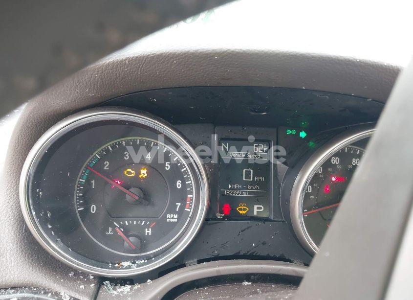 Photo 7 of 2012 Jeep Grand CHEROKEE LAREDO (VIN 1C4RJEAG9CC215439)