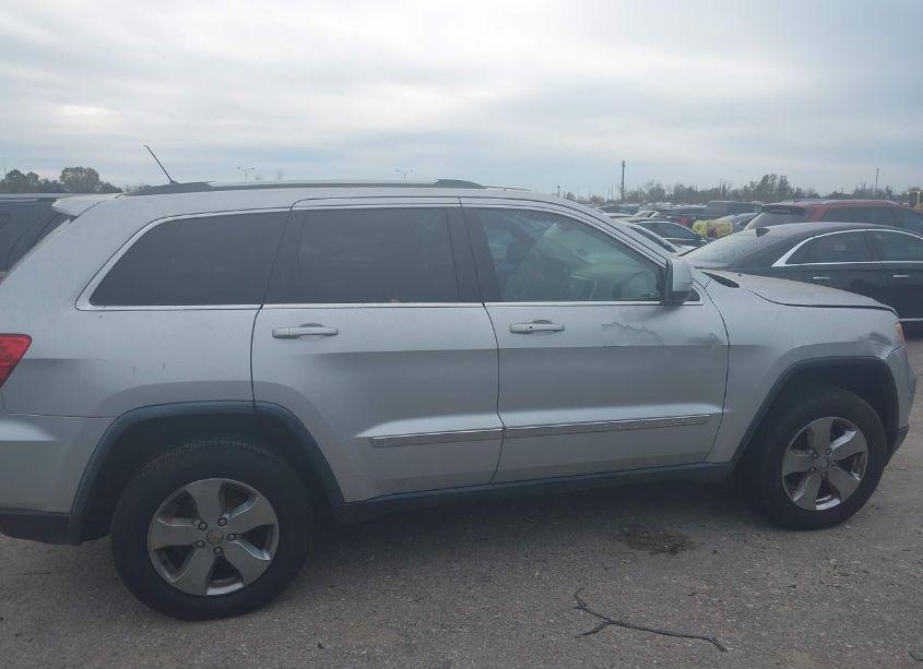 Photo 13 of 2013 Jeep Grand CHEROKEE LAREDO (VIN 1C4RJEAG9DC538312)