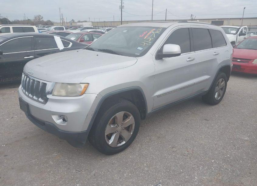 Photo 2 of 2013 Jeep Grand CHEROKEE LAREDO (VIN 1C4RJEAG9DC538312)