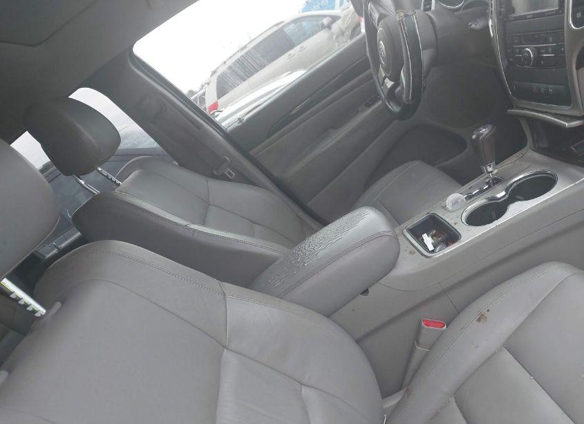 Photo 5 of 2013 Jeep Grand CHEROKEE LAREDO (VIN 1C4RJEAG9DC538312)