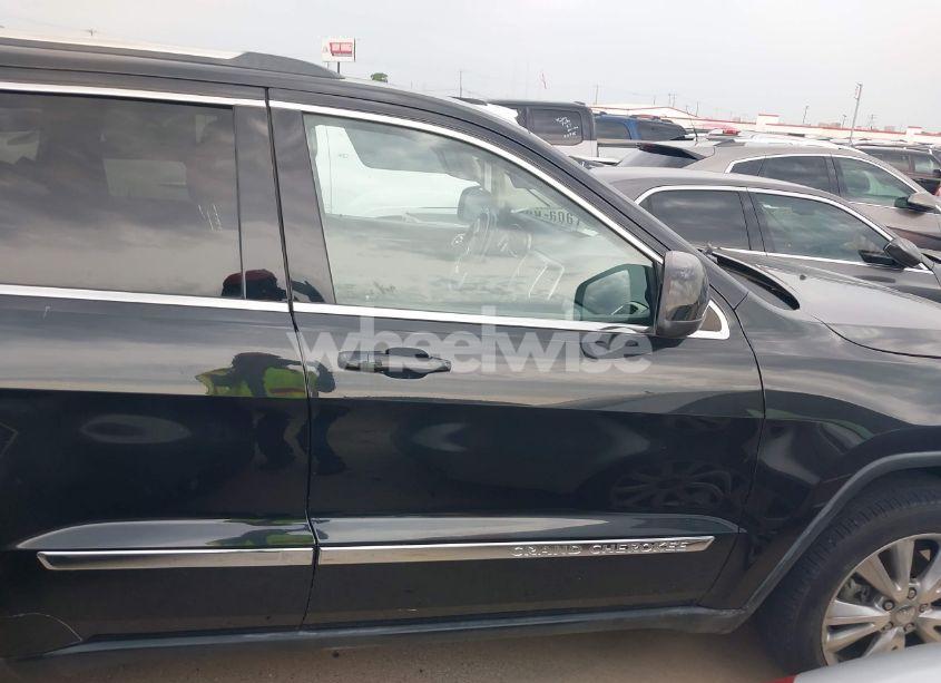 Photo 14 of 2013 Jeep Grand CHEROKEE LAREDO (VIN 1C4RJEAG9DC569835)