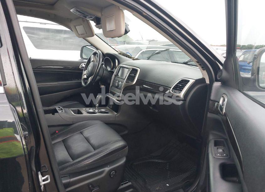 Photo 5 of 2013 Jeep Grand CHEROKEE LAREDO (VIN 1C4RJEAG9DC569835)