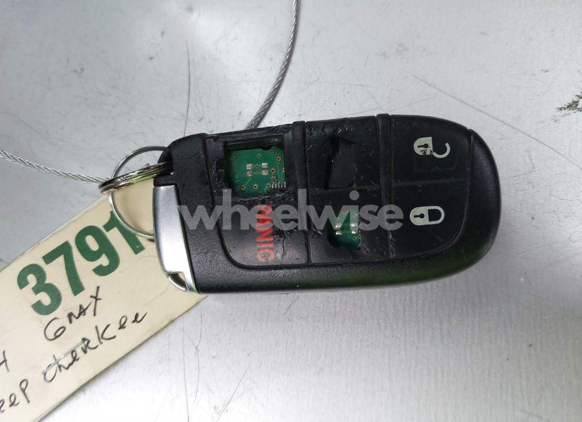 Photo 11 of 2014 Jeep Grand CHEROKEE LAREDO (VIN 1C4RJEAG9EC549974)