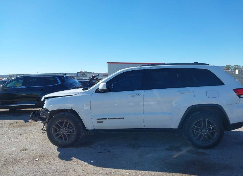 Photo 14 of 2016 Jeep Grand CHEROKEE 75TH ANNIVERSARY (VIN 1C4RJEAG9GC369154)