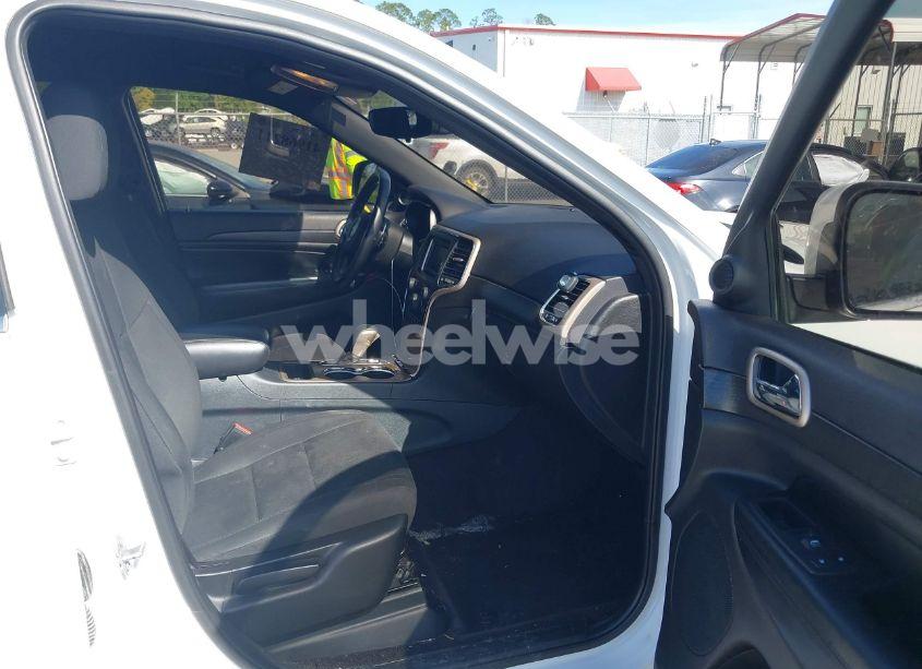 Photo 5 of 2017 Jeep Grand CHEROKEE LAREDO 4X2 (VIN 1C4RJEAG9HC731159)