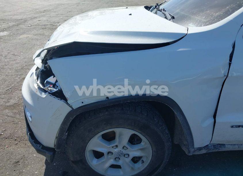 Photo 6 of 2017 Jeep Grand CHEROKEE LAREDO 4X2 (VIN 1C4RJEAG9HC731159)